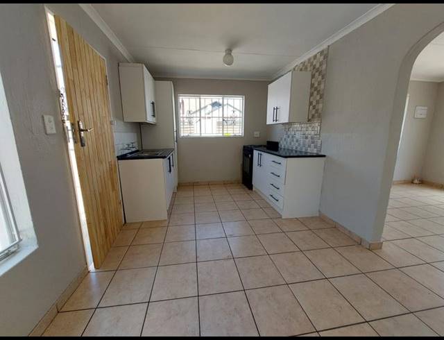3 BEDROOM HOUSE FOR SALE IN LOTUS GARDENS